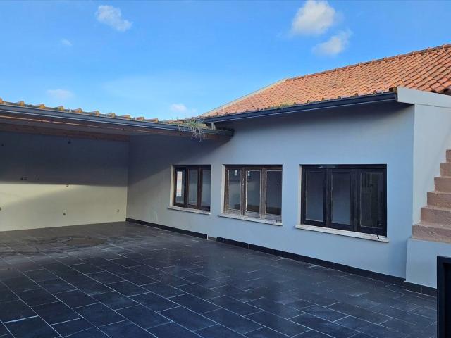 Edifício para Habitação e Comércio Moradia T3 Renovada c/. 691m² Caldas da Rainha Nossa Senhora Do Pópulo, Coto E São Gregório