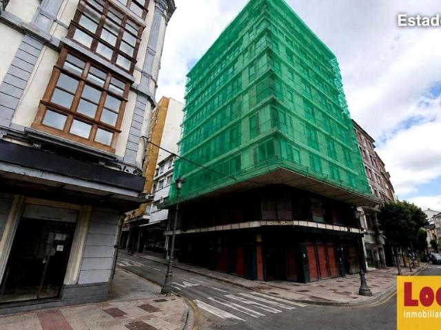 Edificio plurifamiliar en pleno centro de Navia