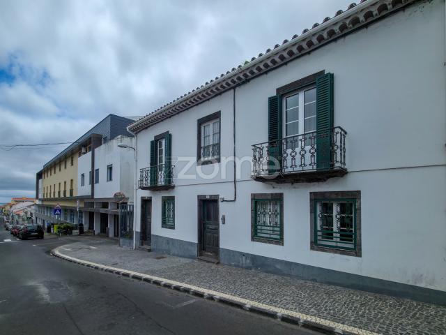 Edifício Residencial do Centenário em São Sebastião, Ponta Delgada
