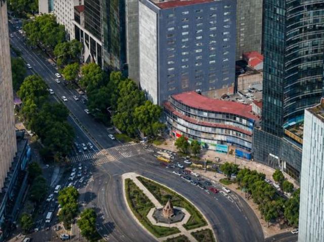EDIFICIO SOBRE PASEO DE LA REFORMA EN VENTA!