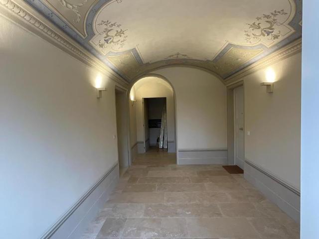 Edificio storico in affitto a Cascina