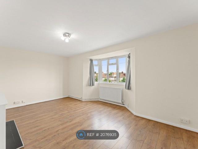 Edinburgh Court, London SW20, 2 bed flat to rent, £1,825 pcm | PrimeLocation