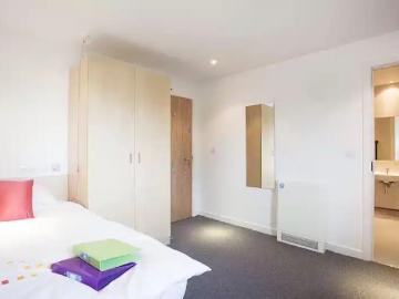 Edinburgh College Residence, Edinburgh Has an Apartment