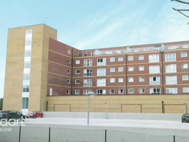 Edinburgh Gate, Harlow 2 bed apartment to rent £1,500 pcm £346 pw
