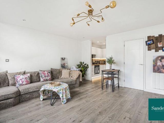 Edinburgh Gate, Harlow CM20, 2 bed flat to rent, £1,540 pcm | PrimeLocation