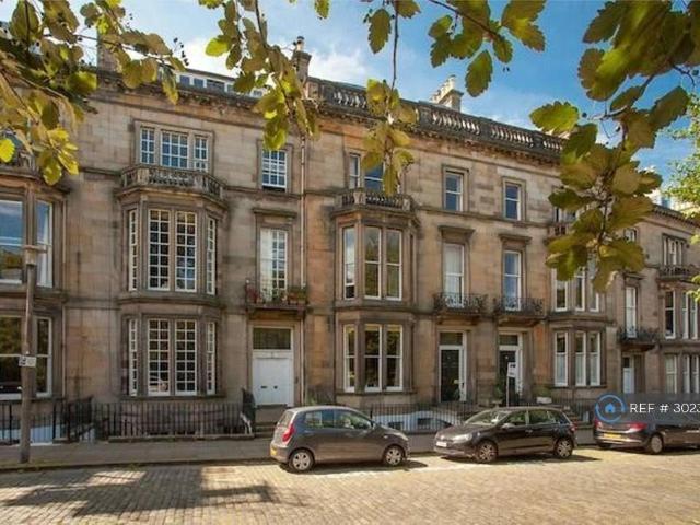 Edinburgh, Edinburgh, EH4 3 bed flat to rent £2,500 pcm £577 pw