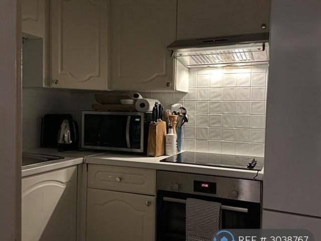 Edinburgh, Edinburgh, EH6 1 bed in a flat share to rent £900 pcm £208 pw