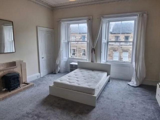 Edinburgh, Edinburgh, EH8 6 bed flat to rent £4,150 pcm £958 pw