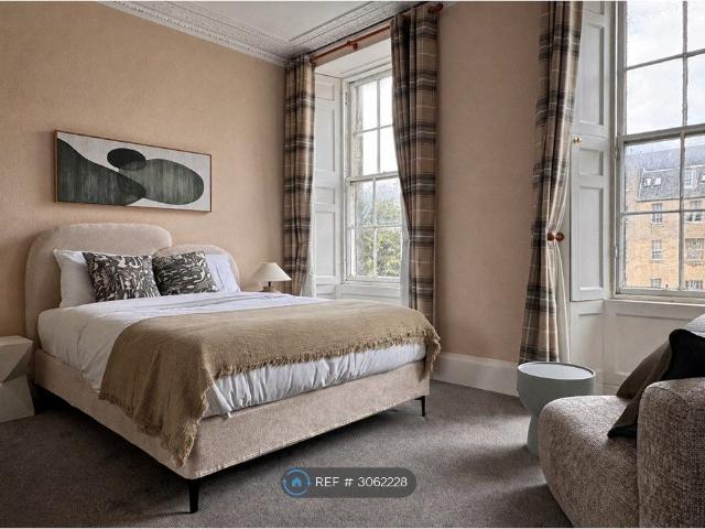 Edinburgh, Edinburgh EH8, 2 bed flat to rent, £1,995 pcm | PrimeLocation