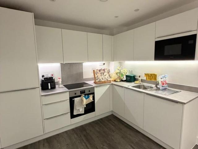 Edinburgh House SG2, 1 bed flat to rent, £1,250 pcm | PrimeLocation