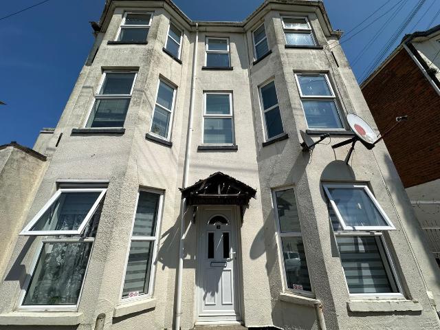 Edinburgh Place, Great Yarmouth NR30, 1 bed flat to rent, £595 pcm | PrimeLocation