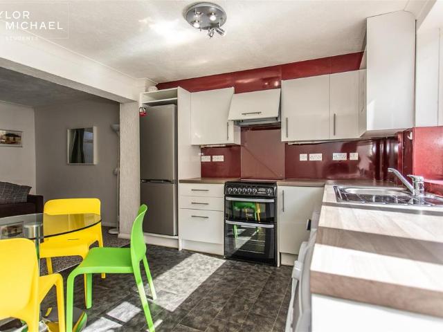 Edinburgh Road, Brighton 4 bed terraced house to rent £2,860 pcm £660 pw