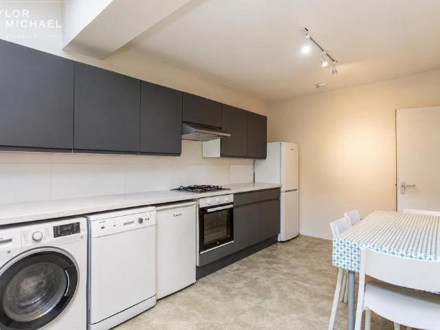 Edinburgh Road, Brighton 6 bed end of terrace house to rent £3,900 pcm £900 pw