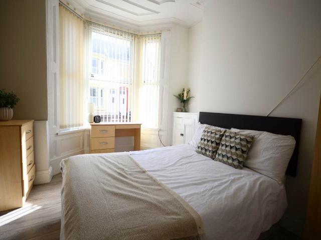 Edinburgh Road, Kensington Fields. 4 bed house share to rent £1,820 pcm £420 pw