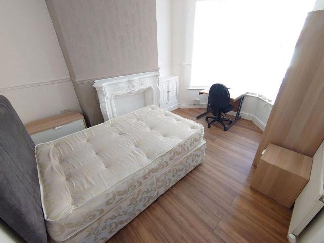 Edinburgh Road, Kensington Fields 3 bed terraced house to rent £1,625 pcm £375 pw