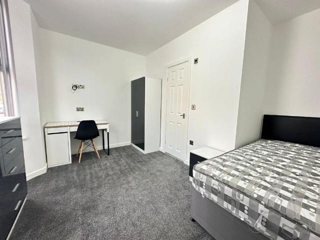 Edinburgh Road, Kensington, Liverpool 6 bed terraced house to rent £3,770 pcm £870 pw