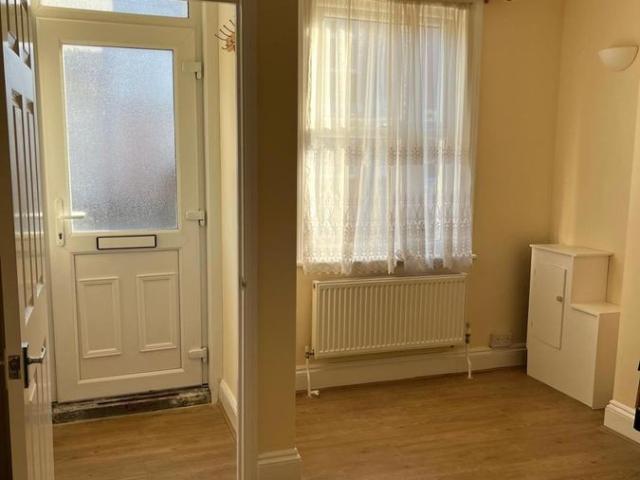 Edinburgh Road, Lowestoft NR32, 2 bed terraced house to rent, £800 pcm | PrimeLocation