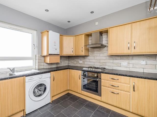 Edinburgh Road, Musselburgh EH21, 3 bed flat to rent, £1,450 pcm | PrimeLocation
