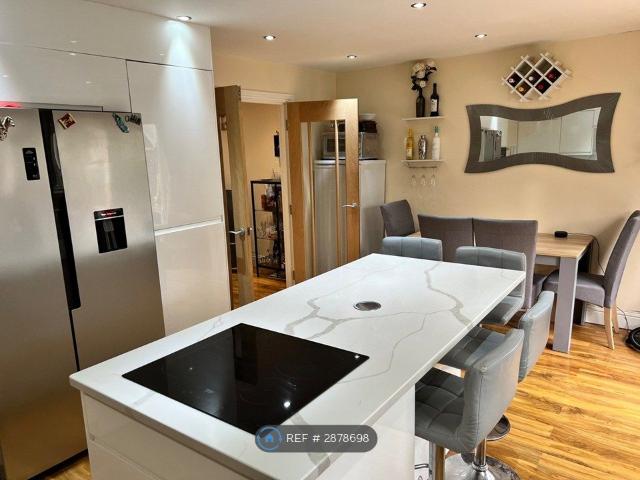 Edinburgh Road, Reading RG30, 3 bed terraced house to rent, £2,150 pcm | PrimeLocation