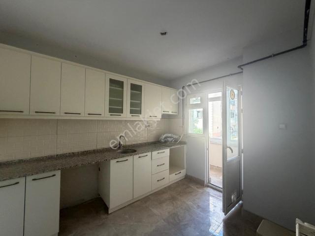 Edirne Fatih Mahallesi Merkezi Konumda 3+1 Kiralık