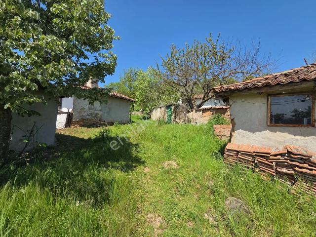 Edirne Lalapaşa Hamzabeyli Köyü 2622 M² Arsa Ahır Ve Müstakil Ev