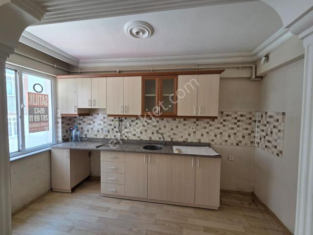 Edirne Merkez Kıyık Ana Caddeye Yakın Boş Satılık 3+1 Daire