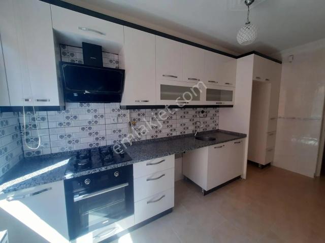 Edirne Merkez Taşlıkta Merkezi Konumda Kiralık Arakat 3+1 Daire