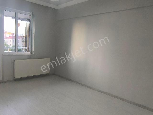 Edis Emlak'tan Kiralık Bafra Küçükpazar Yanında 4+1 150 Metrekare Daire