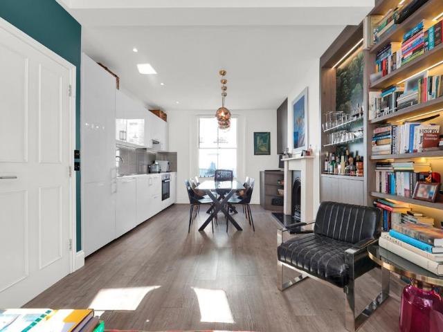 Edis Street, Primrose Hill, London, NW1 1 bed terraced house to rent £4,350 pcm £1,004 pw