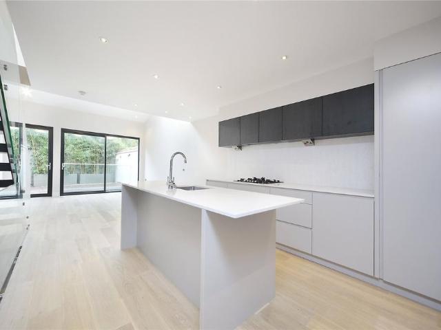 Edison Mews, Denton Street. 4 bed house to rent £4,200 pcm £969 pw