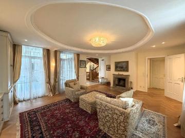 Edle Wohnperle mit Repräsentationspotenzial in Stammersdorf / Prestigious residential jewel with representative potential in Stammersdorf /