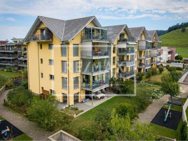 Edle 5.5 Zimmer Dachwohnung mit 3 Balkonen und atemberaubendem Mythenblick in Einsiedeln zu kaufen!