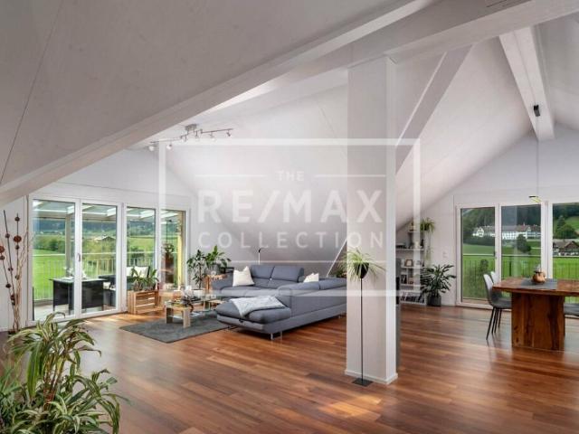 Edle 5.5 Zimmer Dachwohnung mit 3 Balkonen und atemberaubendem Mythenblick in Einsiedeln zu kaufen!
