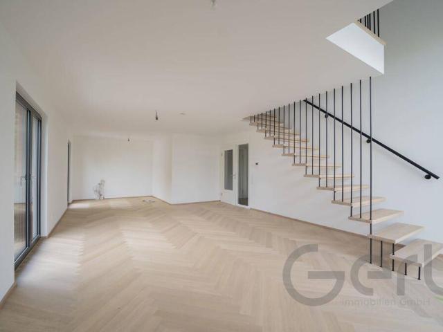 Edles Wohnen in Eichetsiedlung/Viehhausen Neubau Maisonette mit 12 m² Sonnenbalkon