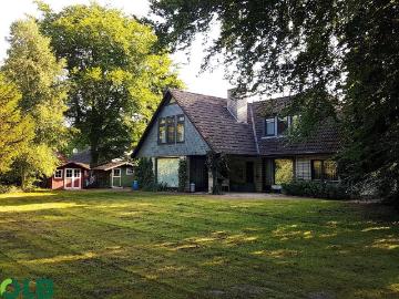 Edles Einfamilienhaus mit Einliegerwohnung & privater Waldfläche!