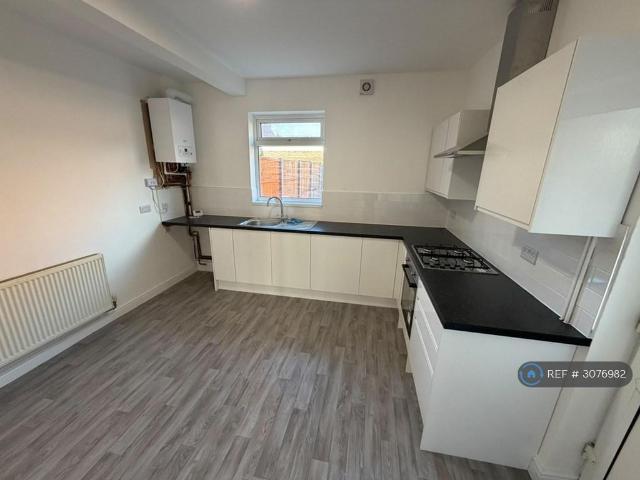 Edleston Road, Crewe, CW2 4 bed terraced house to rent £1,025 pcm £237 pw