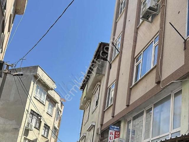 Edremit Merkezinde Müstakil İçi Yapılı 5+1 Satılık Ev