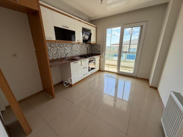 Edremit Eroğlan'da Kapalı Otoparklı Lüks 3+1 Kiralık Daire