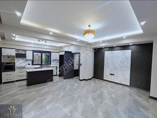 Edremit Güre'de Havuzlu Lüks 5+1 Villa Kaz Dağları Manzaralı