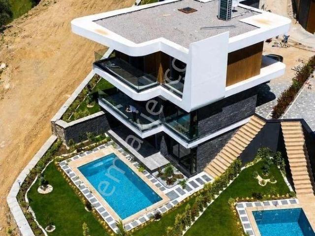 Edremit Güre'de Satılık Premium 3+2 Villa