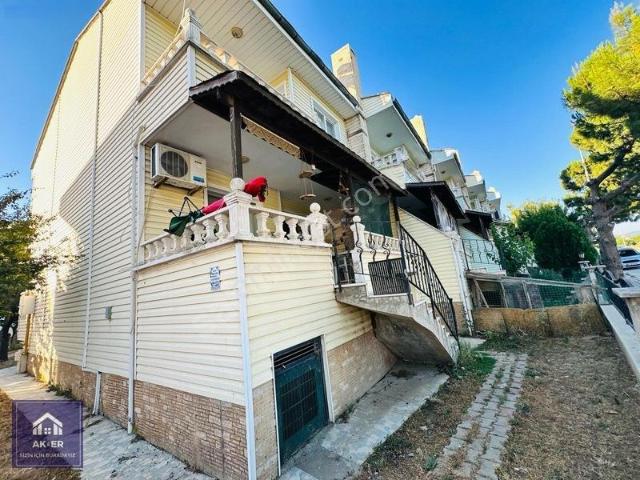 Edremit Hamidiye De 5+1 Satılık Köşe Villa