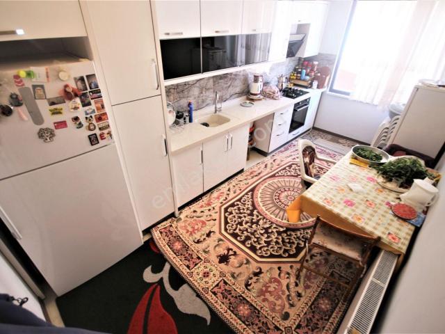 Edremit Kadıköy'de Aygül'den Ara Kat Ön Cephe Ayrı Mutfak Ebeveyn Banyolu Asansörlü 3+1satılık Daire