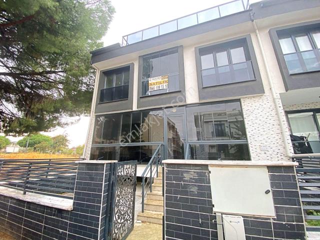 Edremitte Yetki Gültaş Emlaktan Satılık 5+1 Lüx Villa Satışta