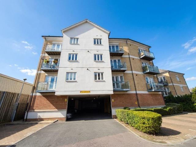 Edridge Court, Ley Farm Close. 1 bed flat to rent £1,595 pcm £368 pw