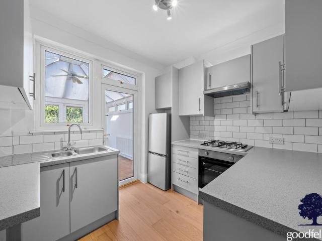 Edward Avenue, Morden SM4 2 bed detached house to rent £2,300 pcm £531 pw