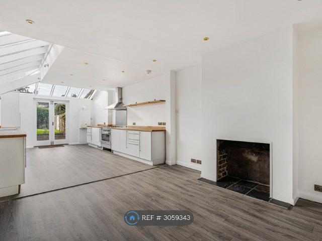 Edward St, Tunbridge Wells TN4, 3 bed semi detached house to rent, £2,200 pcm | PrimeLocation