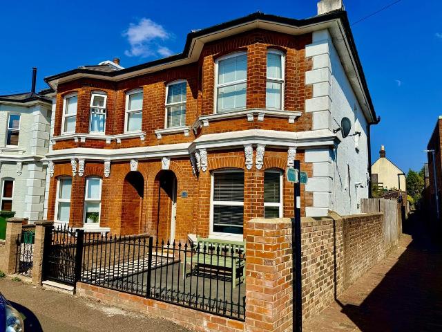 Edward Street, Southborough TN4, 2 bed semi detached house to rent, £1,750 pcm | PrimeLocation