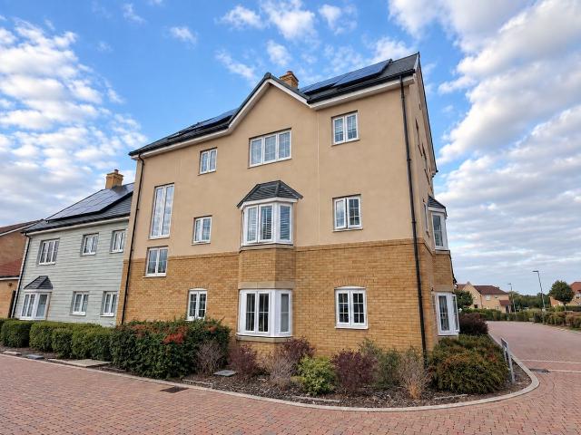 Edward Place, Rochford SS4, 2 bed flat to rent, £1,400 pcm | PrimeLocation