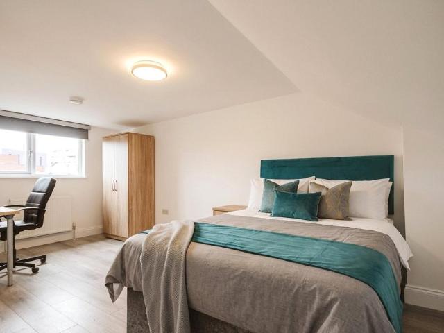 Edward Road, Arnos Vale, Bristol, BS4 5 bed terraced house to rent £3,125 pcm £721 pw