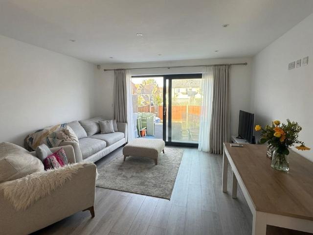Edward Road, Barnet EN4, 3 bed terraced house to rent, £2,495 pcm | PrimeLocation